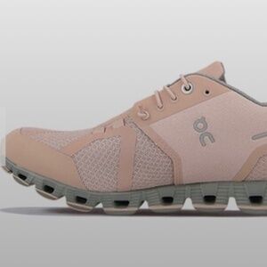 ON Cloud Women’s waterproof running shoes